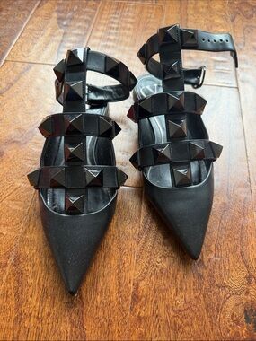Valentino Garavani Black Pyramid-Stud Strappy Pointed Flats